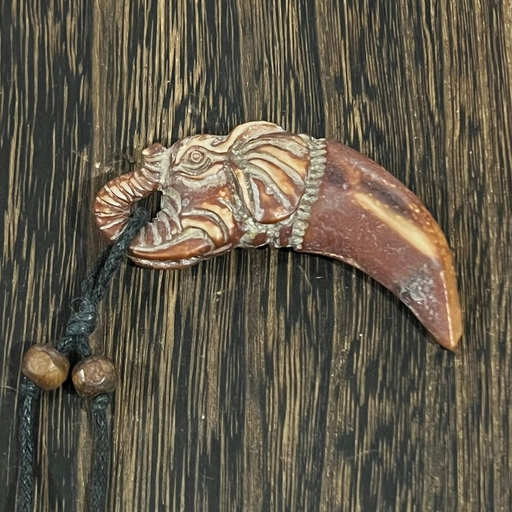Elephant Pendant Unisex OS Brown Buffalo Bone Carved Claw Necklace
